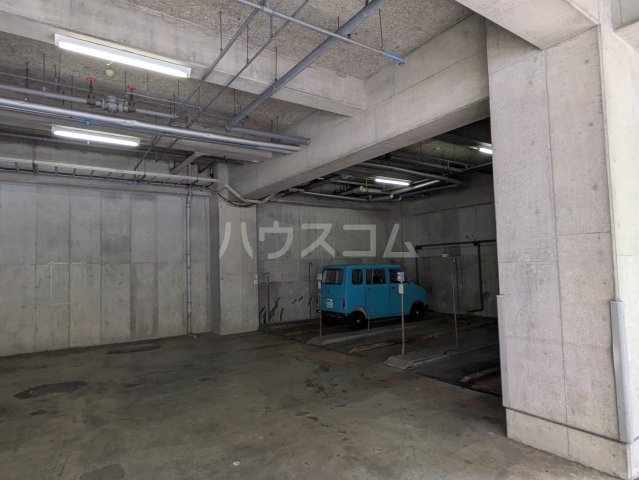 28/30 駐車場