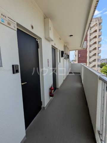 21/30 エントランス