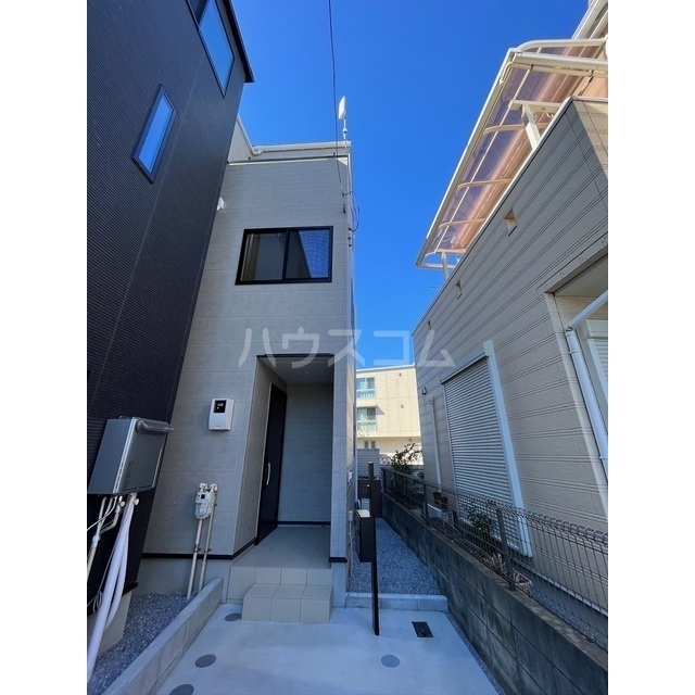 21/28 エントランス