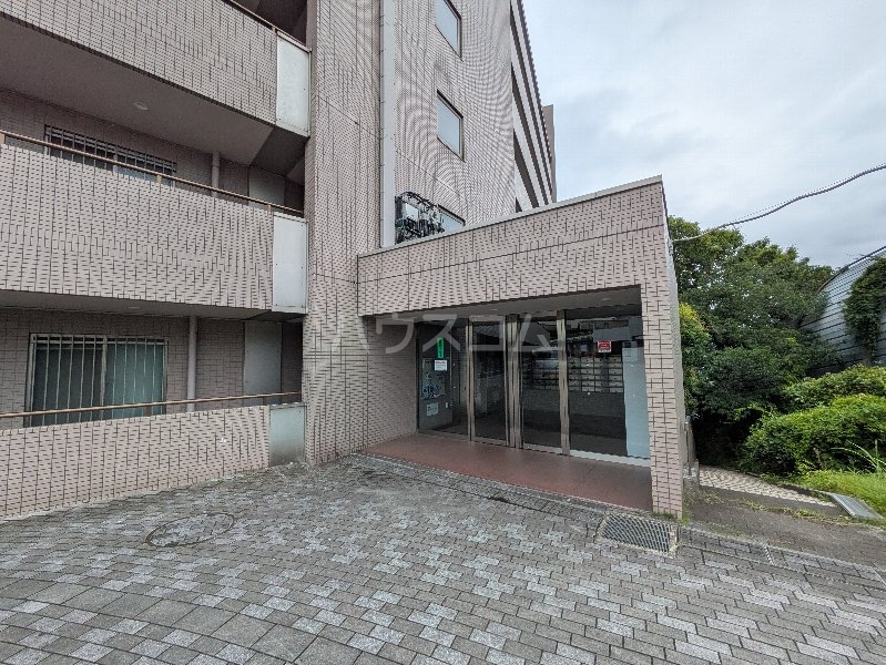 19/23 エントランス