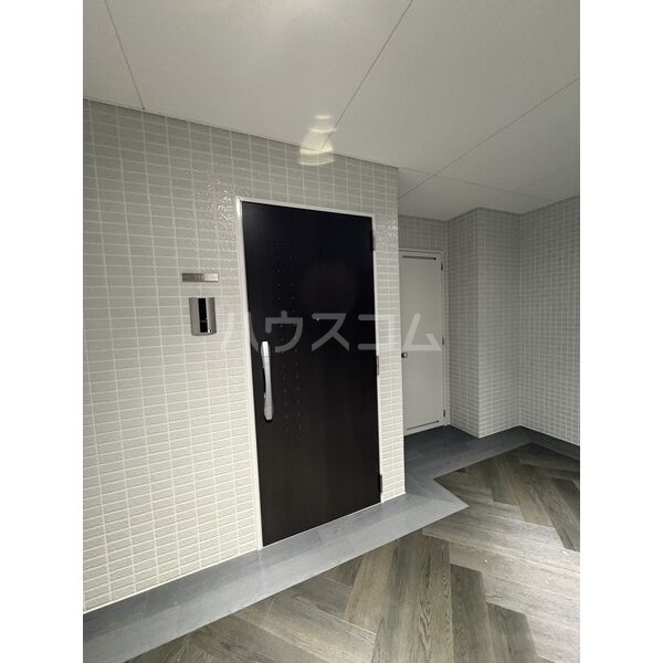 26/30 エントランス