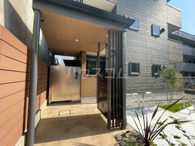 2/3 エントランス