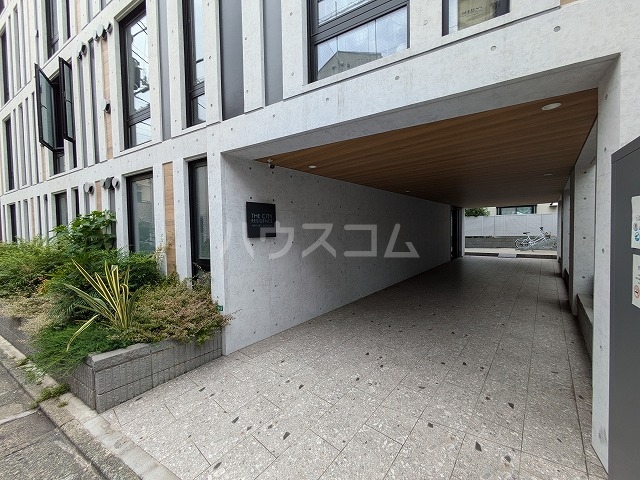 21/26 エントランス