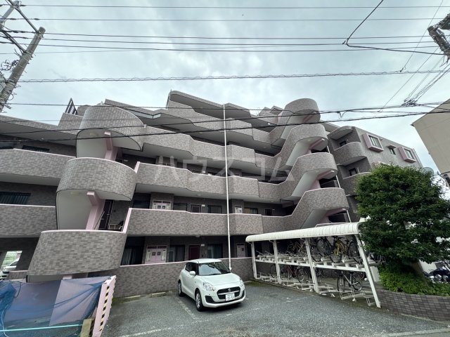 フェリースいずみ中央の外観