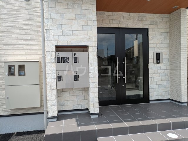 19/28 エントランス