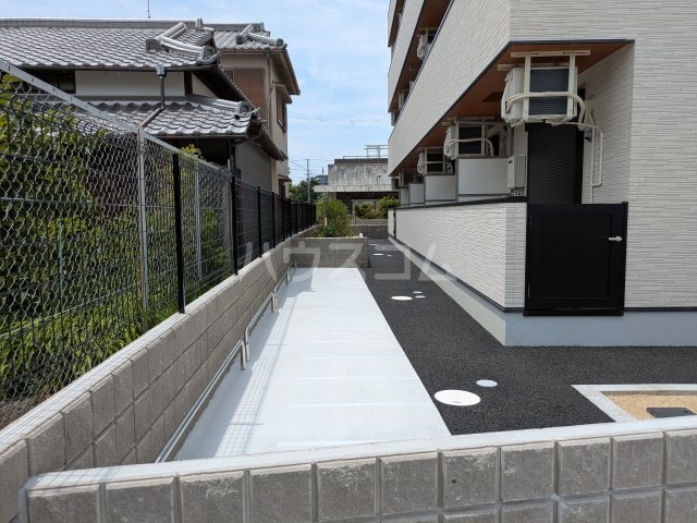 19/28 エントランス