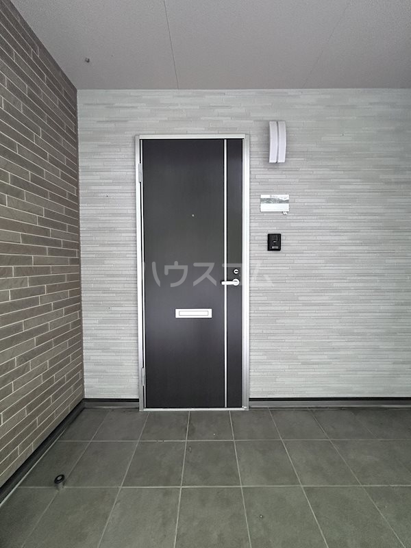 27/30 エントランス