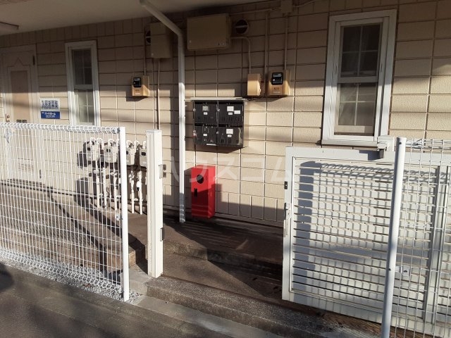 27/30 エントランス