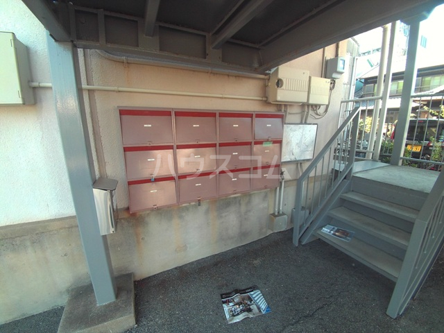 21/30 エントランス