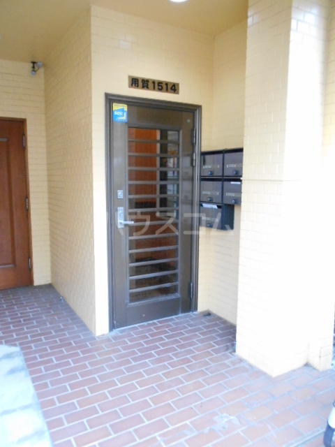 28/30 エントランス