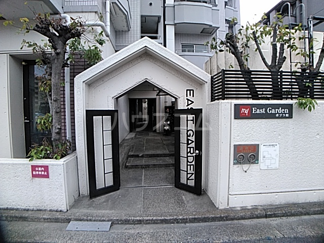 26/30 エントランス