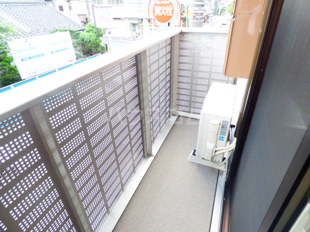 16/22 エントランス