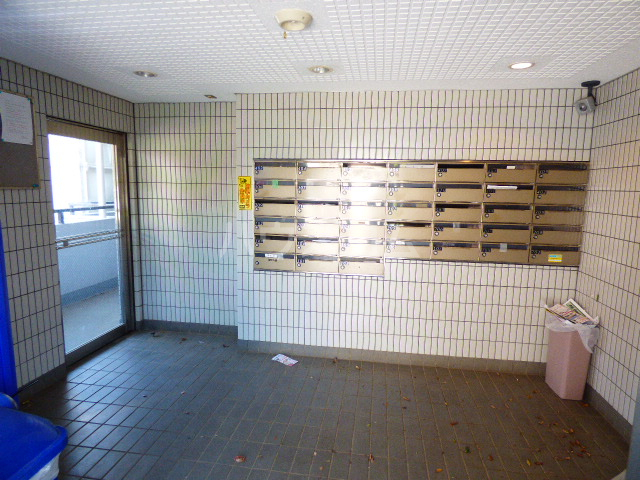 21/30 エントランス