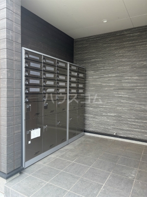 27/30 エントランス