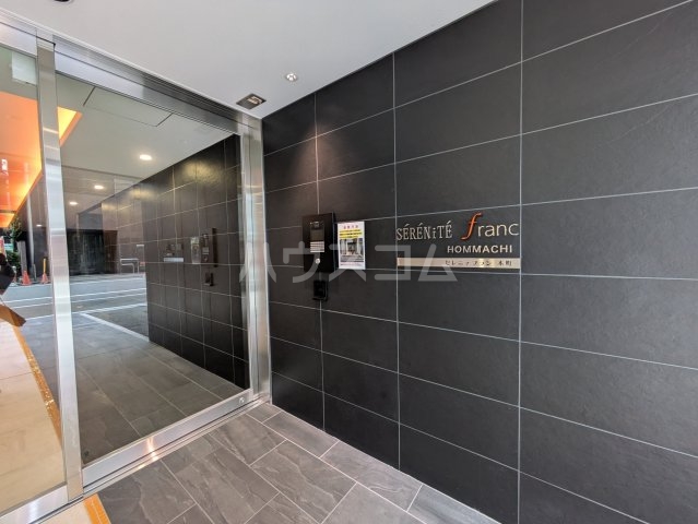 17/26 エントランス