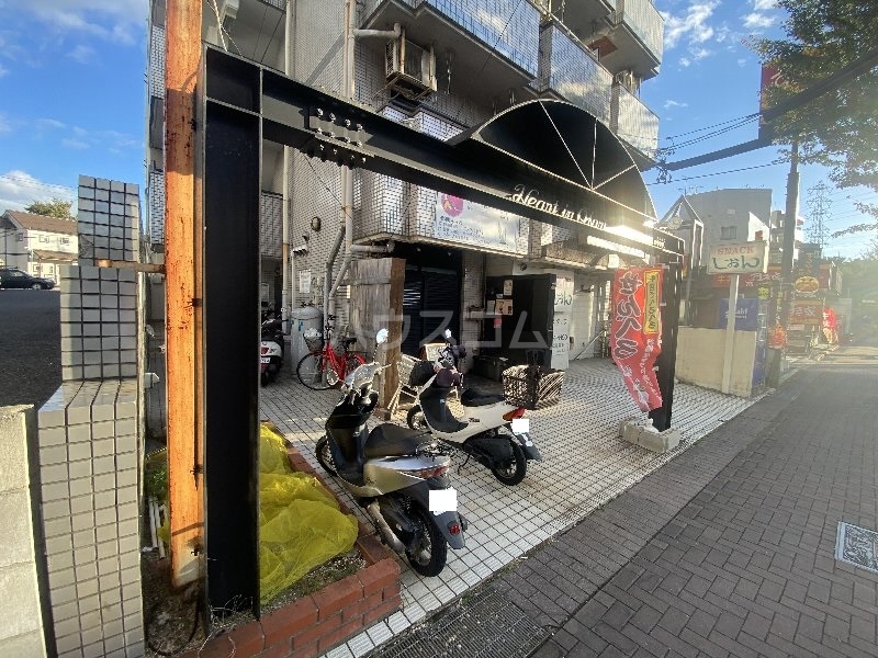 18/24 エントランス