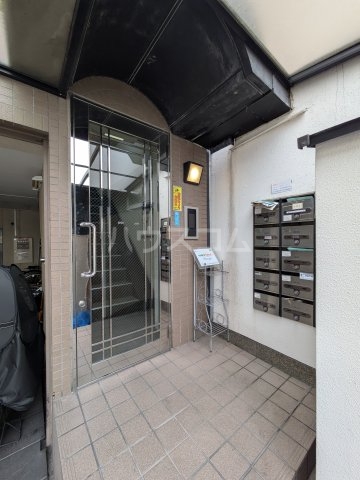 2/4 エントランス