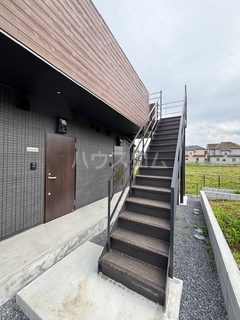 18/28 エントランス