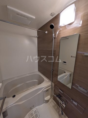 13/28 浴室