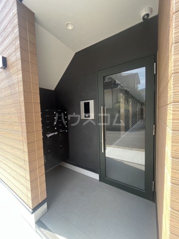 28/30 エントランス