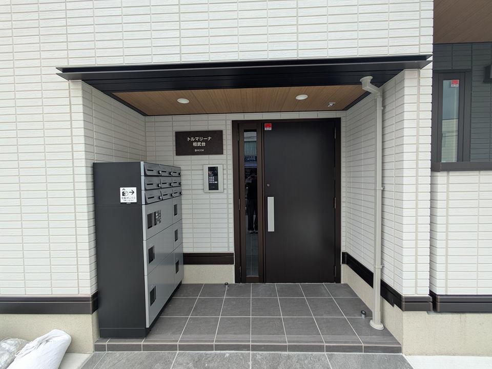 25/30 エントランス