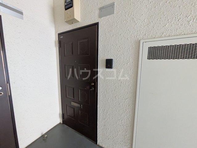 19/27 エントランス