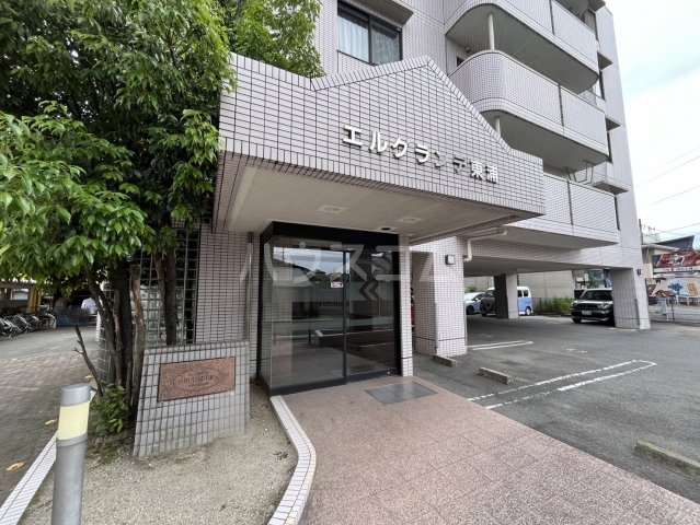 24/30 エントランス