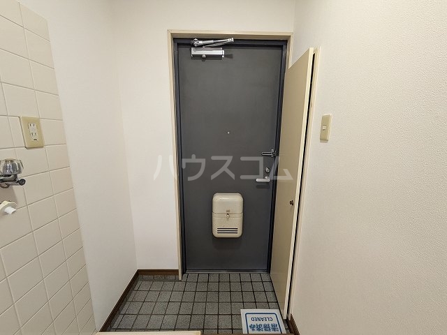 13/30 玄関
