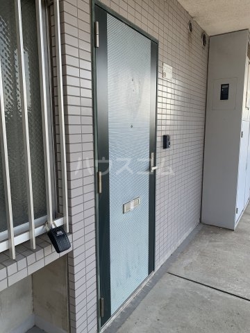 28/30 エントランス