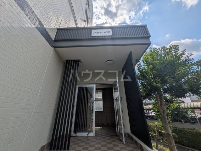 23/30 エントランス
