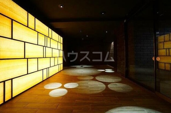 17/19 エントランス