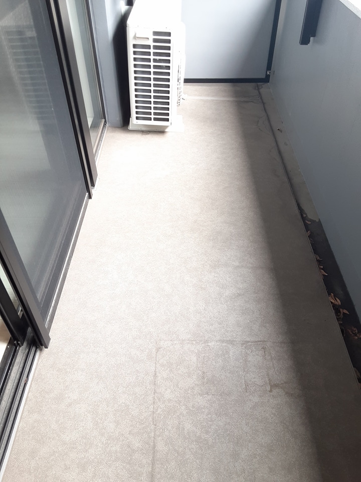 16/23 バルコニー