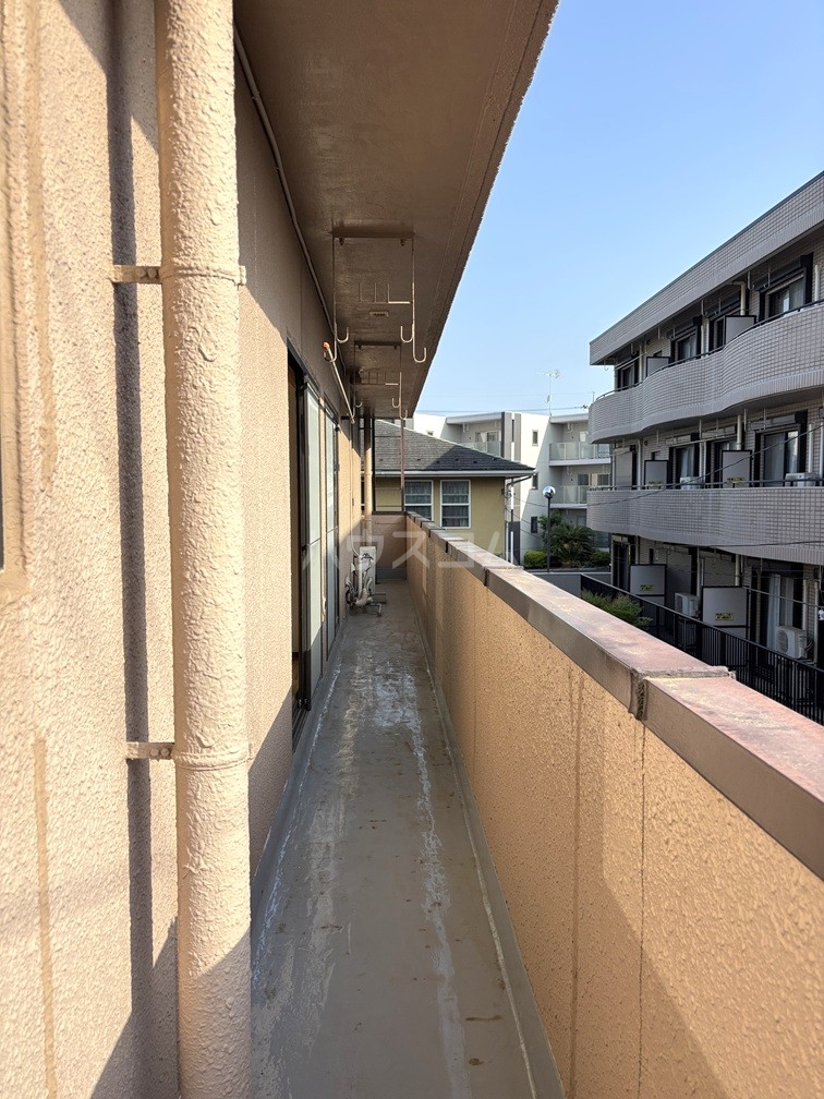 19/28 バルコニー