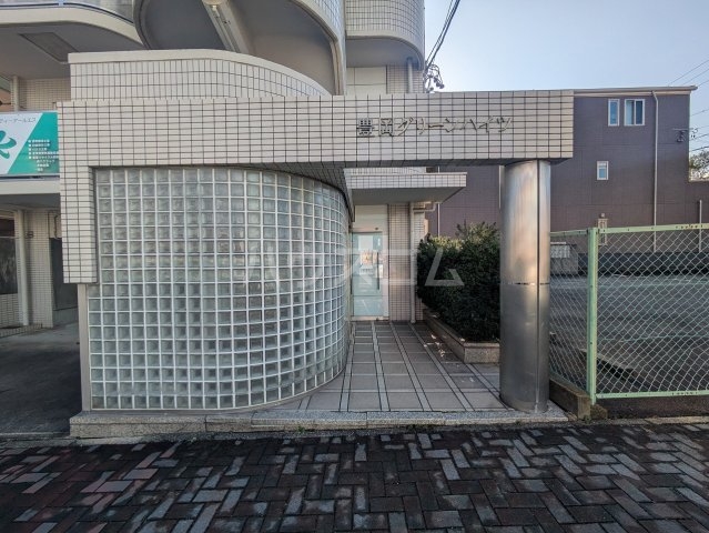 23/30 エントランス