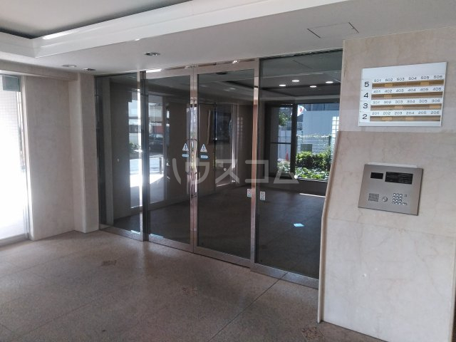 2/3 エントランス