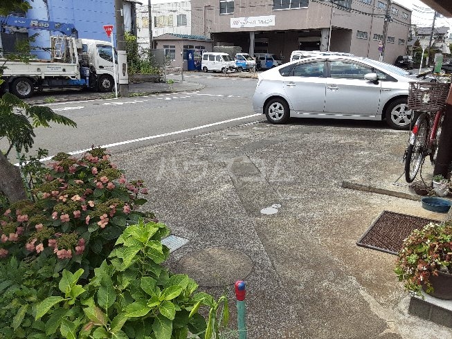 20/29 駐車場