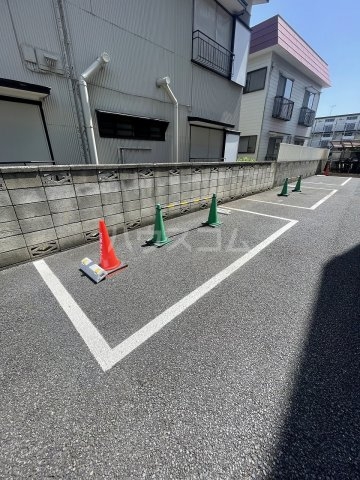 18/21 駐車場