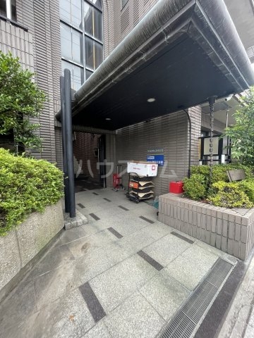 22/25 エントランス