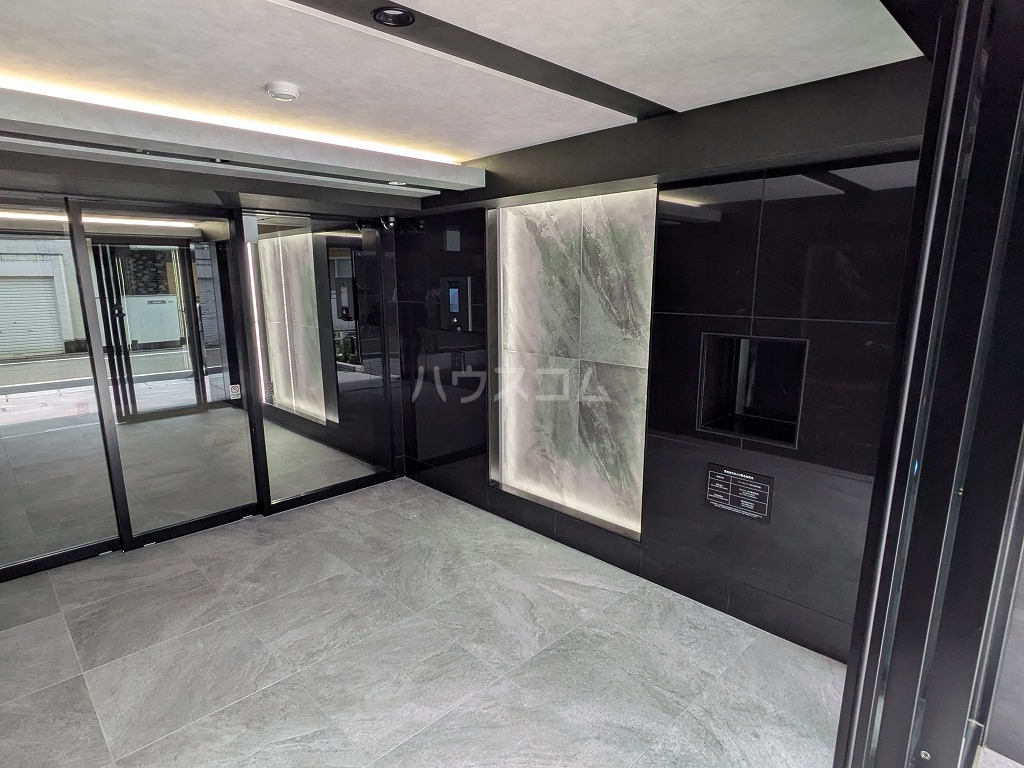 16/25 エントランス