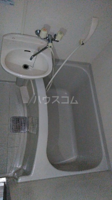 13/27 浴室