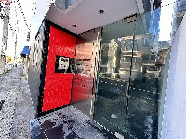 27/30 エントランス