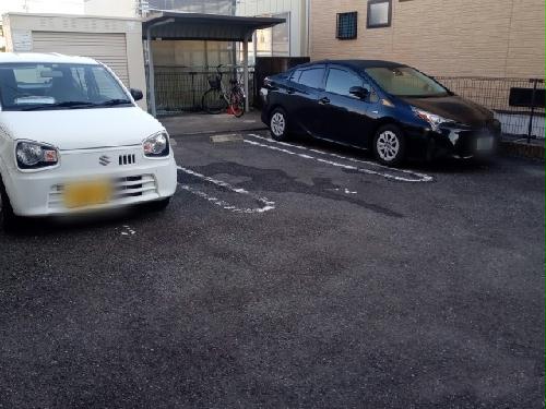 26/30 駐車場