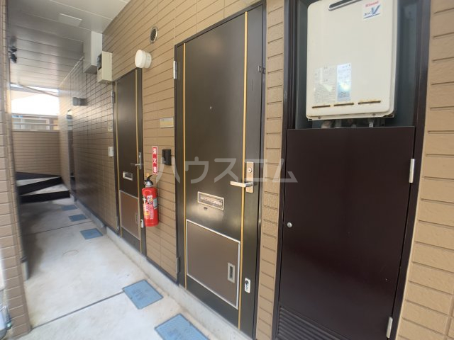 22/30 エントランス