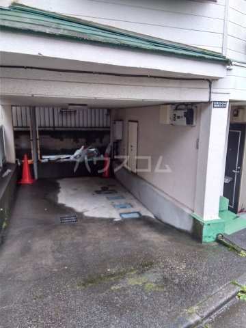 18/28 エントランス