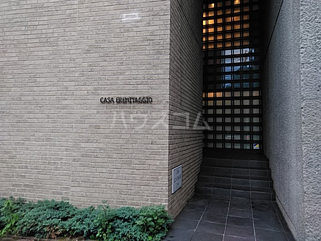 25/30 エントランス