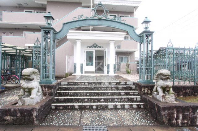 24/30 エントランス