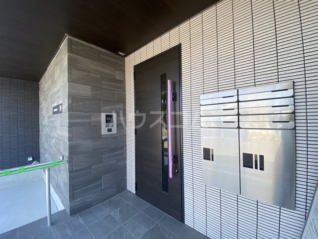 28/30 エントランス