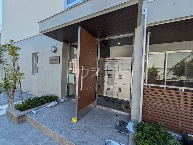 22/24 エントランス