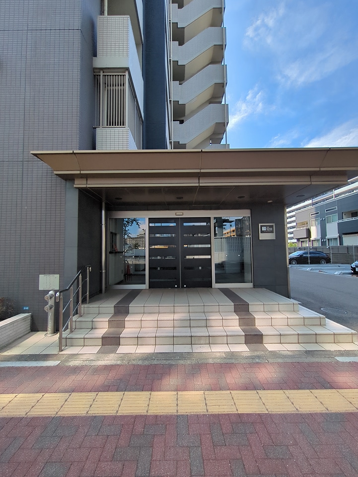 2/5 エントランス