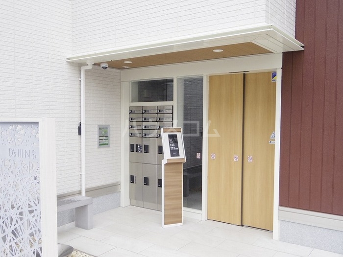 17/22 エントランス